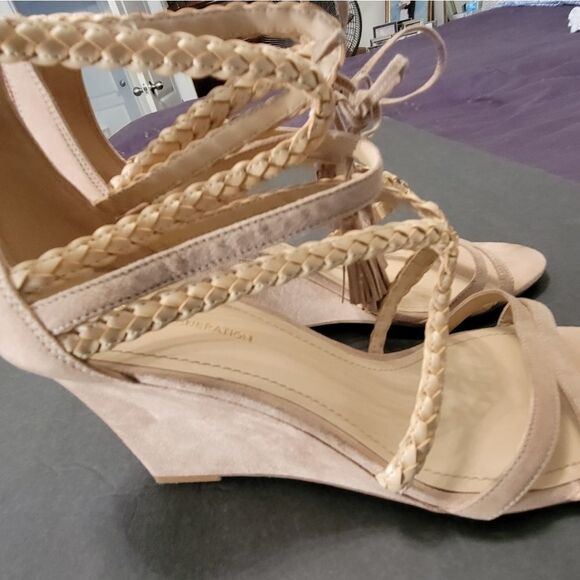 BCBGENERATION WEDGE STYLE OPEN TOE SANDAL - Picture 9 of 15